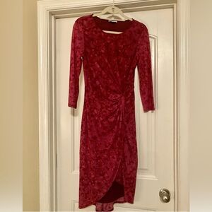 Women’s Size Medium Halston Dress With Ruching In Front Lined